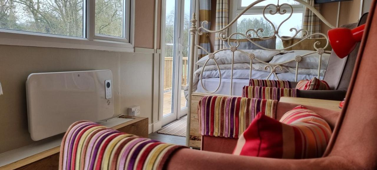Riverside Cabin In Shropshire Oswestry Kültér fotó